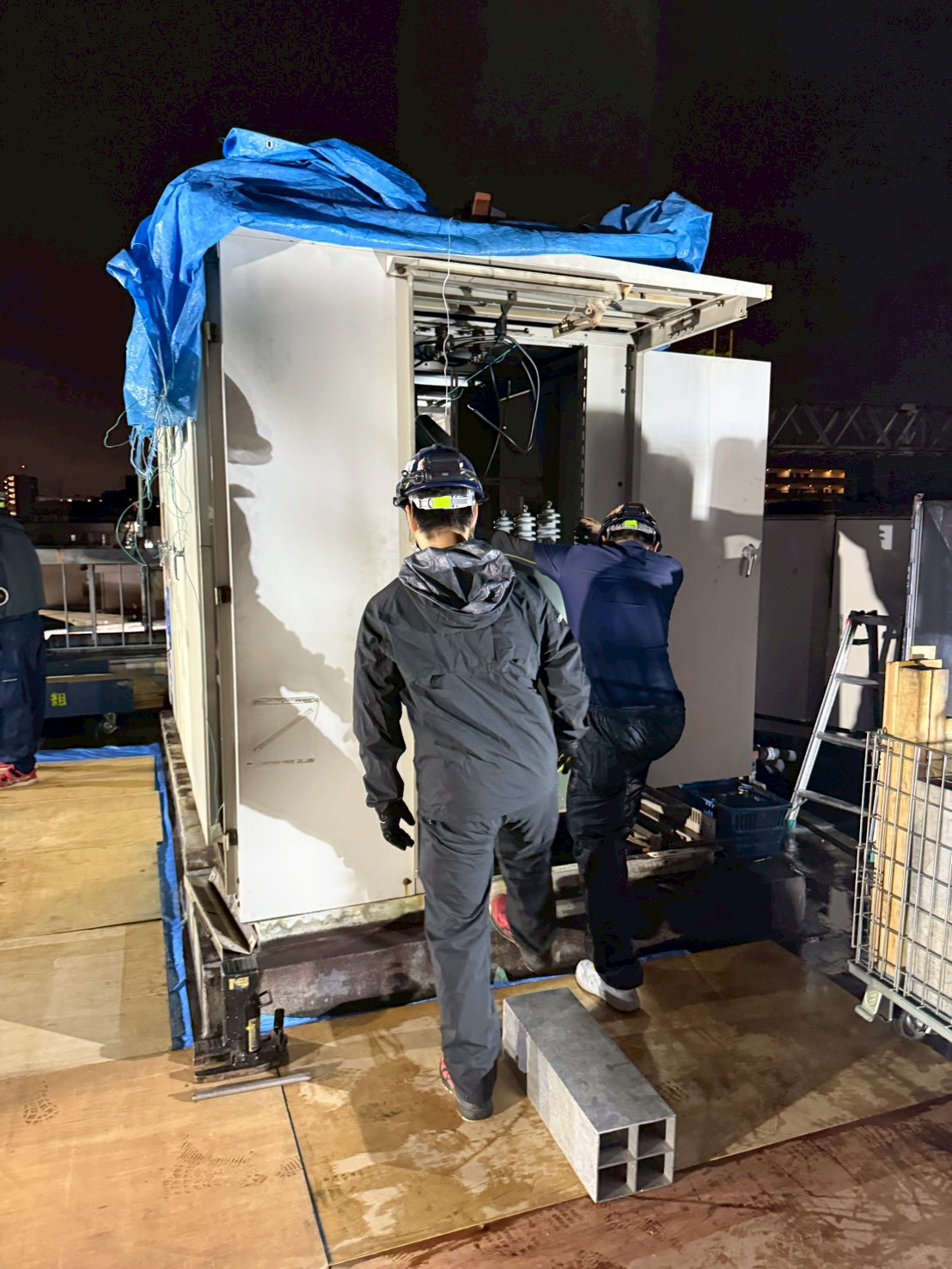 某駅前ビル（トランス更新工事）